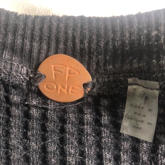 FREE PEOPLE black sleeveless interlaken tank - Picture 5 of 8